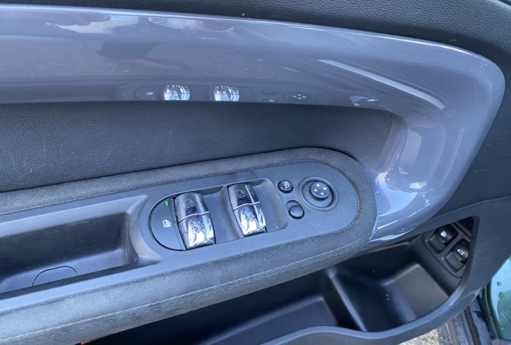Mini Countryman 3 (F60) SE 1.5 i 224 CV ALL4 Steptronic6 136 CV + 84 CV BVA EDITION CHILI 2
