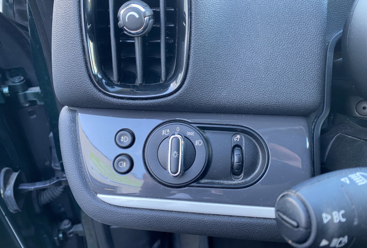 Mini Countryman 3 (F60) SE 1.5 i 224 CV ALL4 Steptronic6 136 CV + 84 CV BVA EDITION CHILI 2