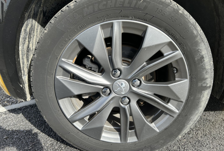 Peugeot 208 E Roadtrip  50 Kwh 136 cv
