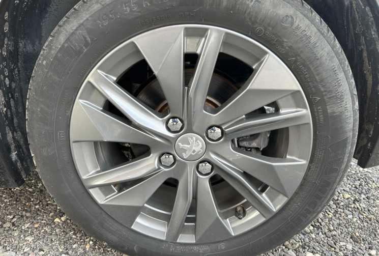 Peugeot 208 E Roadtrip  50 Kwh 136 cv
