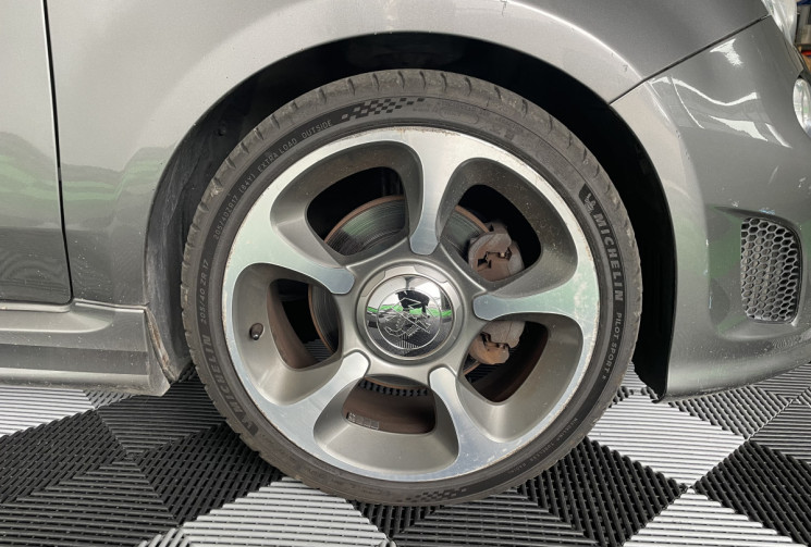Abarth 500C 1.4 Turbo T-Jet 135ch (distribution faite)