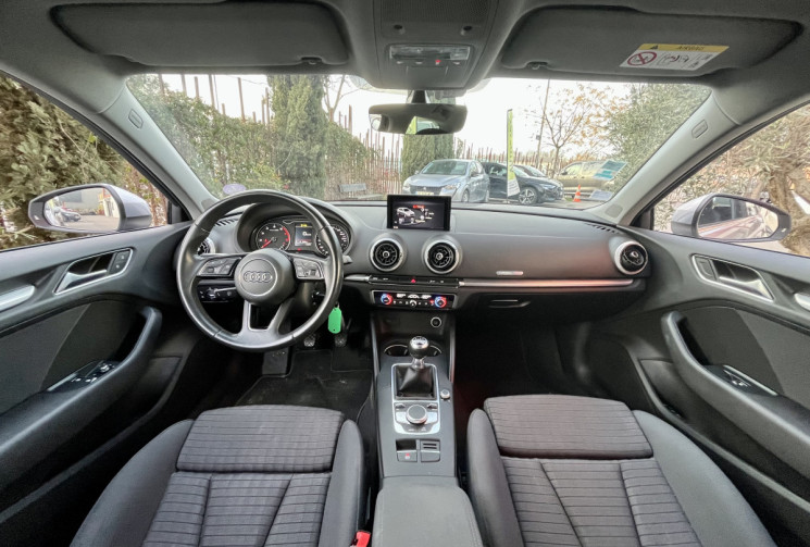 Audi A3 Sport TSI 115 cv / 72000km / 2017 / Super état / boîte manuelle / 3 portes 