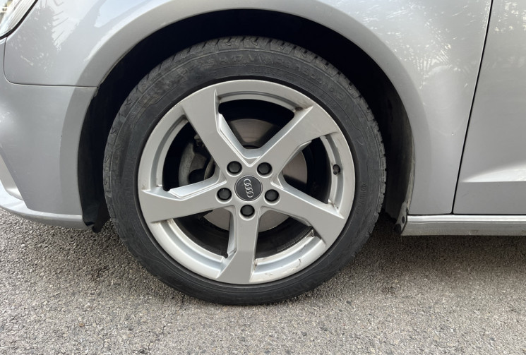 Audi A3 Sport TSI 115 cv / 72000km / 2017 / Super état / boîte manuelle / 3 portes 