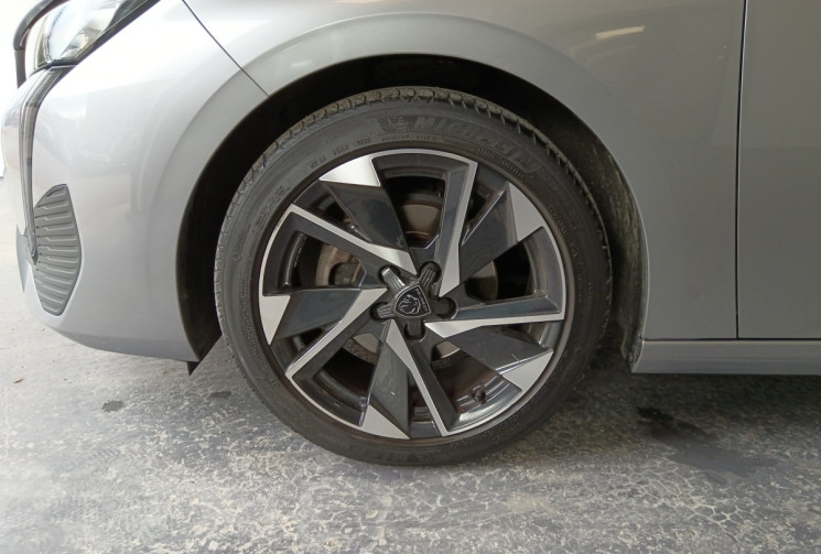 Peugeot 308 III 130 cv 1.2 PT ALLURE PACK DRIVE ASSIST PLUS GARANTIE 6 MOIS 