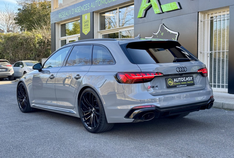 Audi RS4 Phase 2 2.9 TFSI V6 450 ch / Frein Ceramique / Pack Dynamic RS / Carbone int-ext / Full