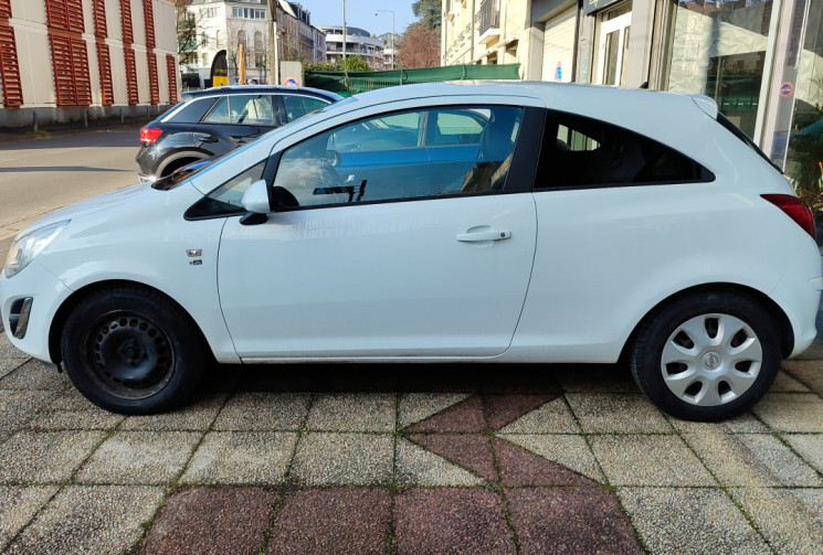 Opel Corsa D 3 portes Phase 2 1.0 i 65 cv