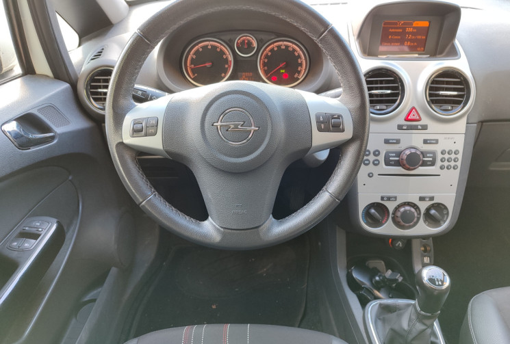 Opel Corsa D 3 portes Phase 2 1.0 i 65 cv