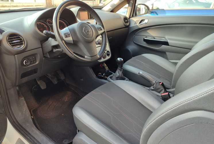Opel Corsa D 3 portes Phase 2 1.0 i 65 cv