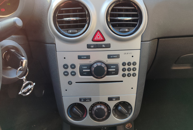 Opel Corsa D 3 portes Phase 2 1.0 i 65 cv