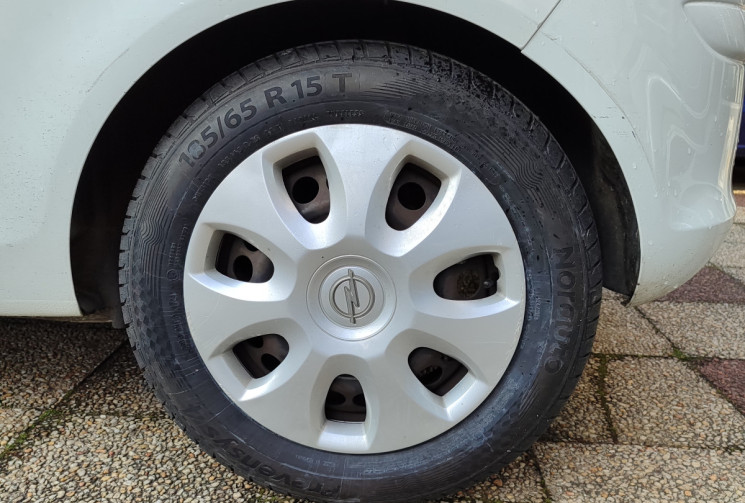 Opel Corsa D 3 portes Phase 2 1.0 i 65 cv