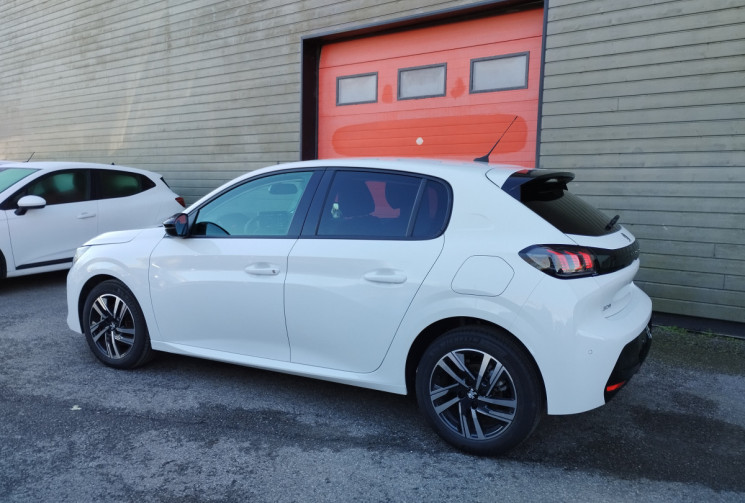 Peugeot 208 1.2 PureTech 100 Allure S&S BVM6 *NEUVE 0 KM*