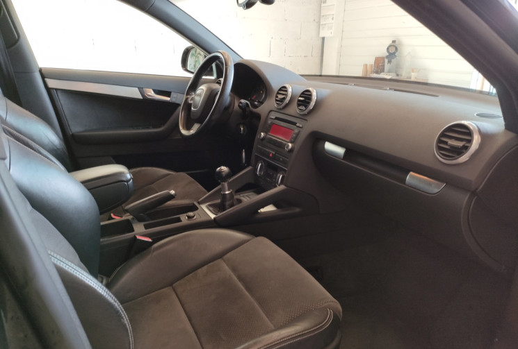 Audi A3 SPORTBACK  2.0 TDI 140ch S line DISTRIBUTION OK 