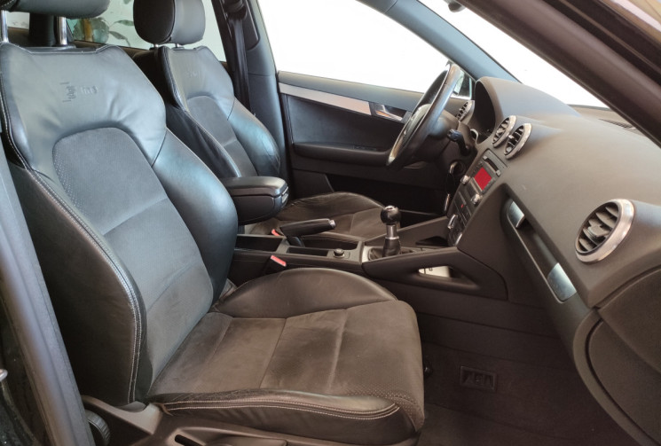 Audi A3 SPORTBACK  2.0 TDI 140ch S line DISTRIBUTION OK 