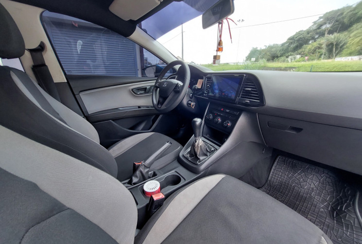 SEAT Leon 1.6 TDI 110ch FAP Premium Start&Stop // Bon état 