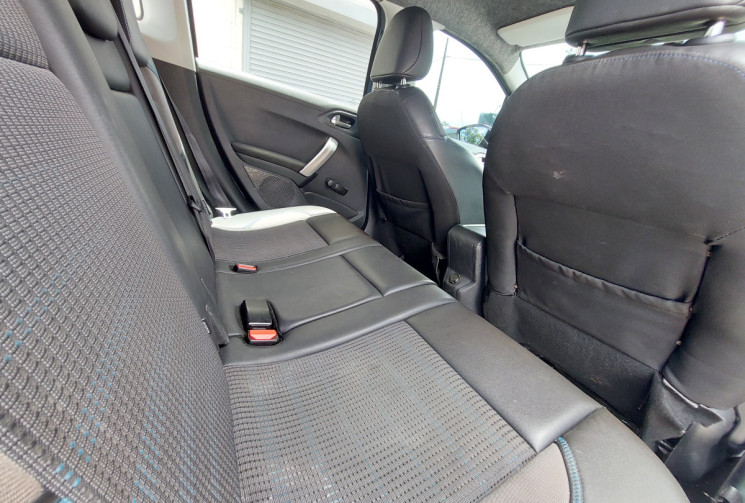 Peugeot 2008 1.6 BlueHDi 100ch Urban Cross S&S // Bon état