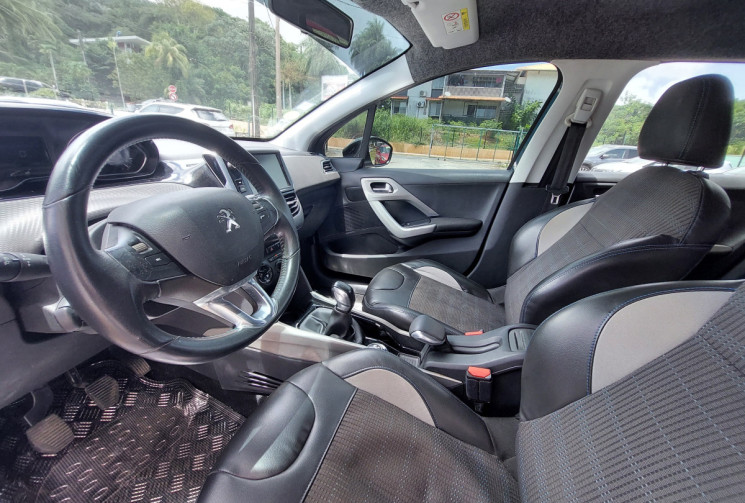 Peugeot 2008 1.6 BlueHDi 100ch Urban Cross S&S // Bon état