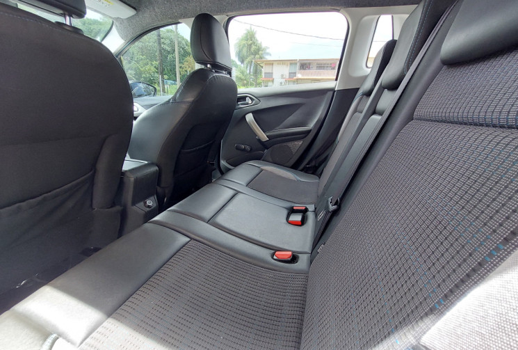 Peugeot 2008 1.6 BlueHDi 100ch Urban Cross S&S // Bon état