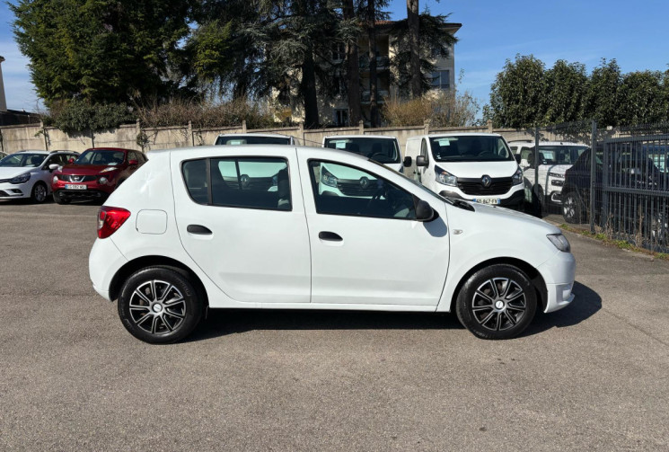 Dacia Sandero 1.2 / 75 CH / LAUREATE 