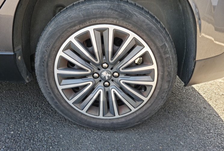 Peugeot 2008 1.6 hdi 100 CH RADAR AR / GPS