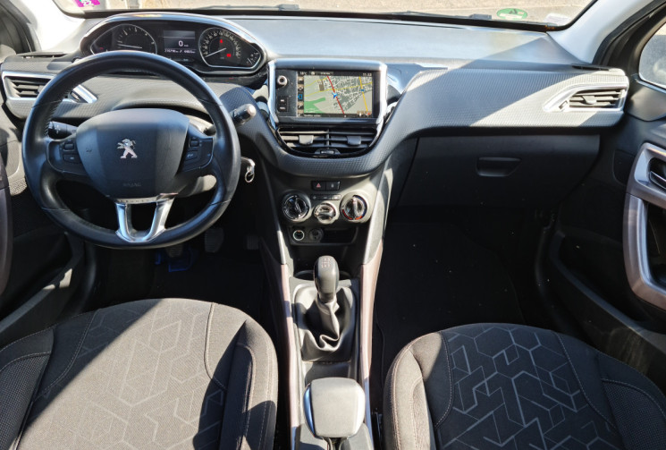 Peugeot 2008 1.6 hdi 100 CH RADAR AR / GPS