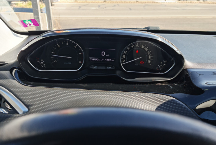Peugeot 2008 1.6 hdi 100 CH RADAR AR / GPS