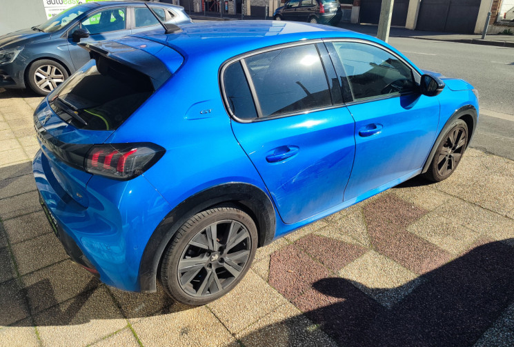 Peugeot 208 II / 1.2 / 130 CV GT PACK / TVA Récupérable  