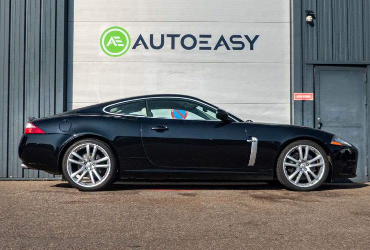 Jaguar XKR 4.2 v8 coupé 416 cv
