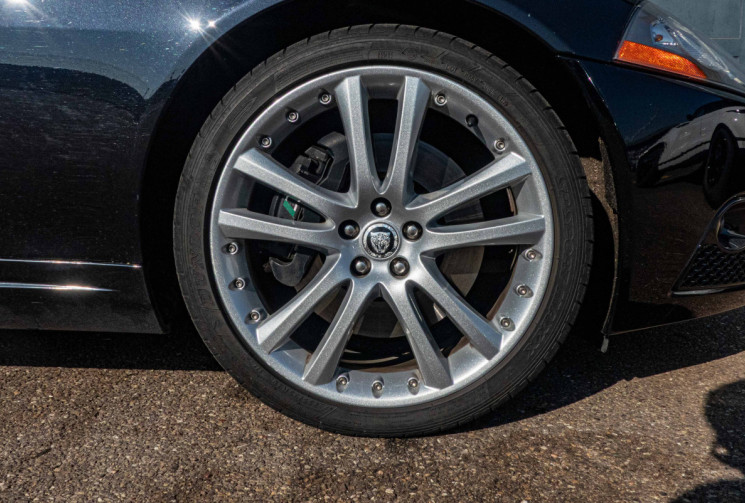 Jaguar XKR 4.2 v8 coupé 416 cv