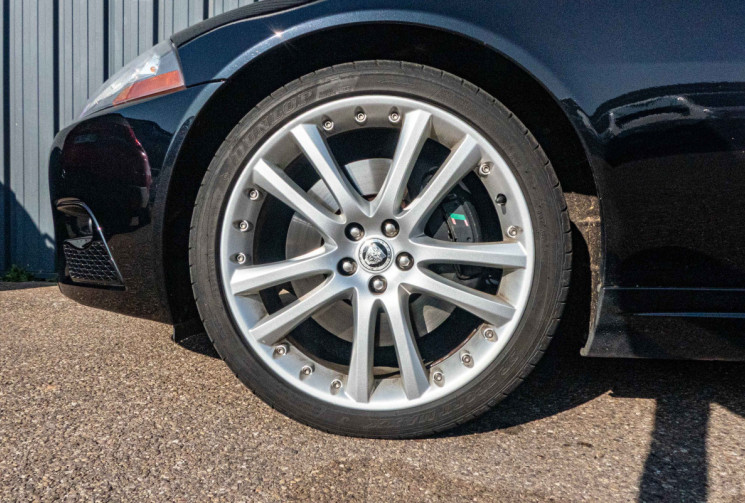 Jaguar XKR 4.2 v8 coupé 416 cv