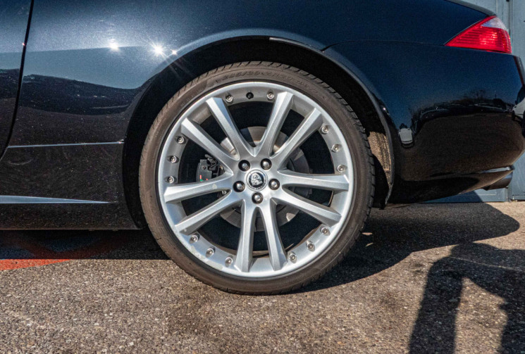 Jaguar XKR 4.2 v8 coupé 416 cv