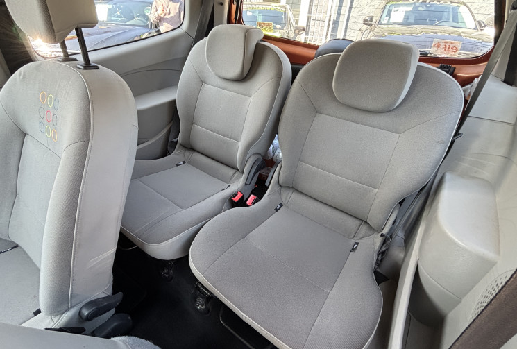 Renault Twingo II 1.2 LEV 16V 75CH AUTHENTIQUE * DISTRIBUTION NEUVE * 1ere MAIN 