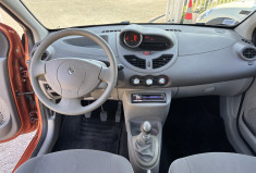 Renault Twingo II 1.2 LEV 16V 75CH AUTHENTIQUE * DISTRIBUTION NEUVE * 1ere MAIN 
