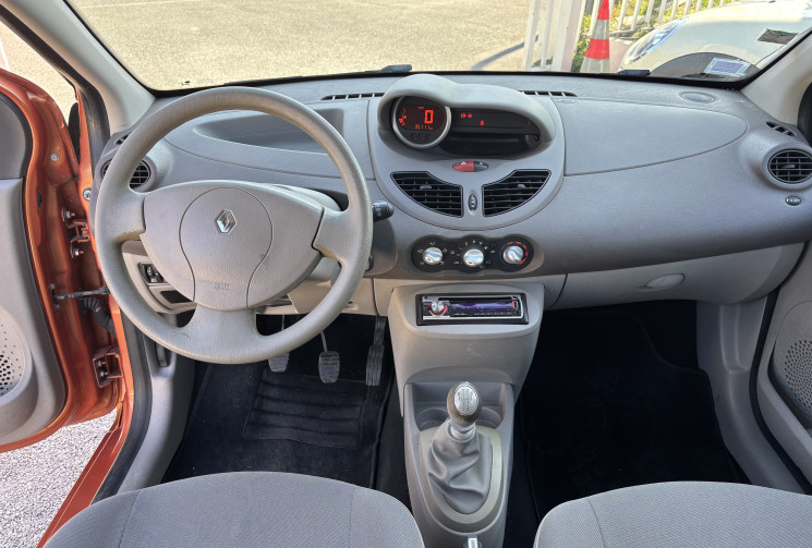 Renault Twingo II 1.2 LEV 16V 75CH AUTHENTIQUE * DISTRIBUTION NEUVE * 1ere MAIN 