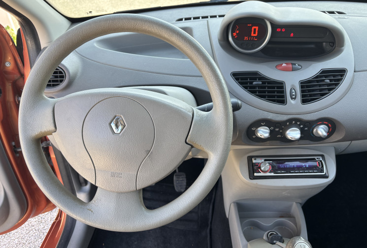 Renault Twingo II 1.2 LEV 16V 75CH AUTHENTIQUE * DISTRIBUTION NEUVE * 1ere MAIN 