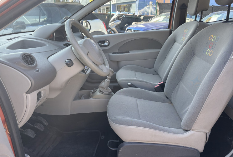 Renault Twingo II 1.2 LEV 16V 75CH AUTHENTIQUE * DISTRIBUTION NEUVE * 1ere MAIN 