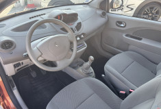 Renault Twingo II 1.2 LEV 16V 75CH AUTHENTIQUE * DISTRIBUTION NEUVE * 1ere MAIN 