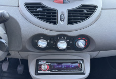 Renault Twingo II 1.2 LEV 16V 75CH AUTHENTIQUE * DISTRIBUTION NEUVE * 1ere MAIN 
