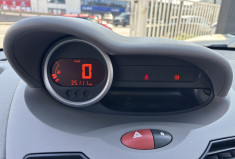 Renault Twingo II 1.2 LEV 16V 75CH AUTHENTIQUE * DISTRIBUTION NEUVE * 1ere MAIN 