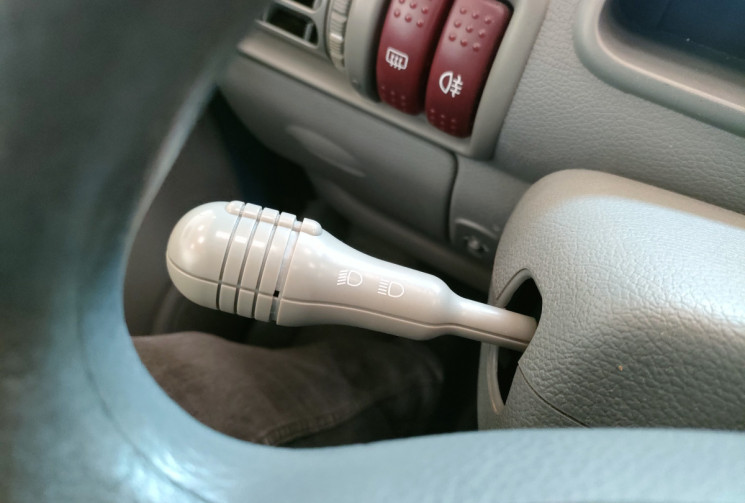 Renault Twingo I Phase 2 (X06) 1.2 i 60ch AUTO QUICKSHIFT