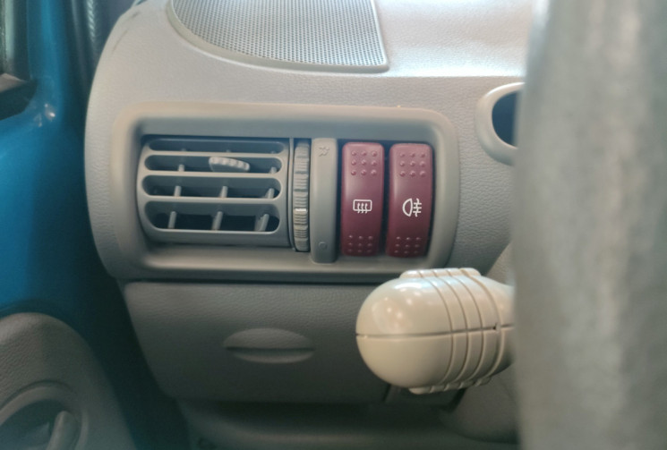 Renault Twingo I Phase 2 (X06) 1.2 i 60ch AUTO QUICKSHIFT