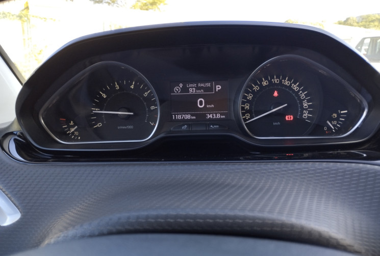 Peugeot 2008 1.2 THP 110 ALLURE S&S BOITE AUTO