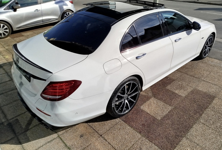 Mercedes CLASSE E 300De EQ Power 194 cv AMG LINE / BURNMESTER/ SUIVI MERCEDES 