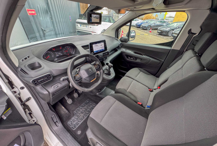 Peugeot Partner STANDARD L1 1.000Kg 1.2 110cv ASPHALT Cabine Extenso Suivi complet Peugeot