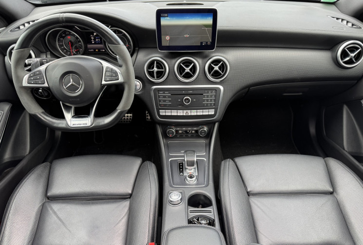 Mercedes Classe A A 45 AMG 4Matic / ENTRETIEN MERCEDES / TOIT OUVRANT / LIGNE PERF / CARPLAY