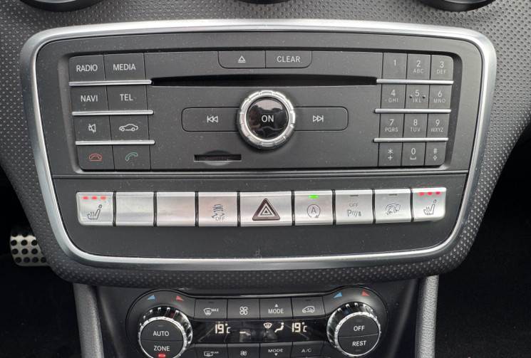 Mercedes Classe A A 45 AMG 4Matic / ENTRETIEN MERCEDES / TOIT OUVRANT / LIGNE PERF / CARPLAY