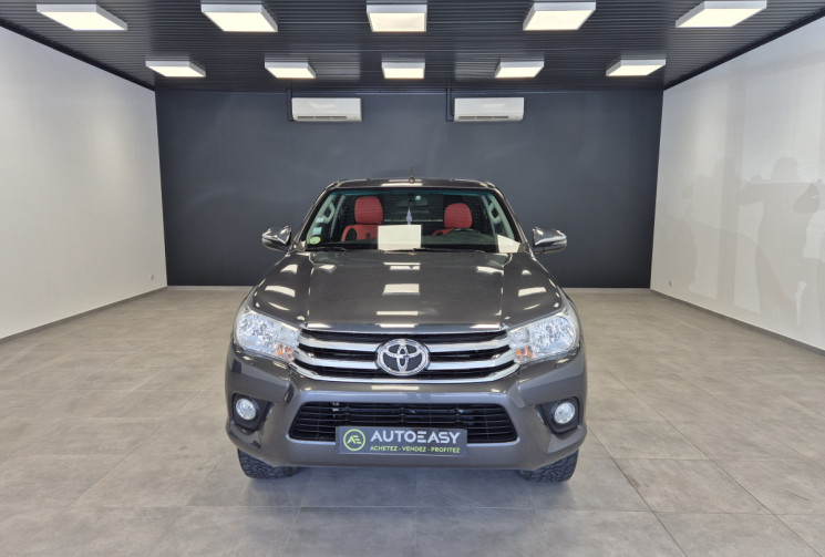 Toyota HILUX Legend 2.4 D-4D 150 Attelage + Protection de benne + rail aluminium