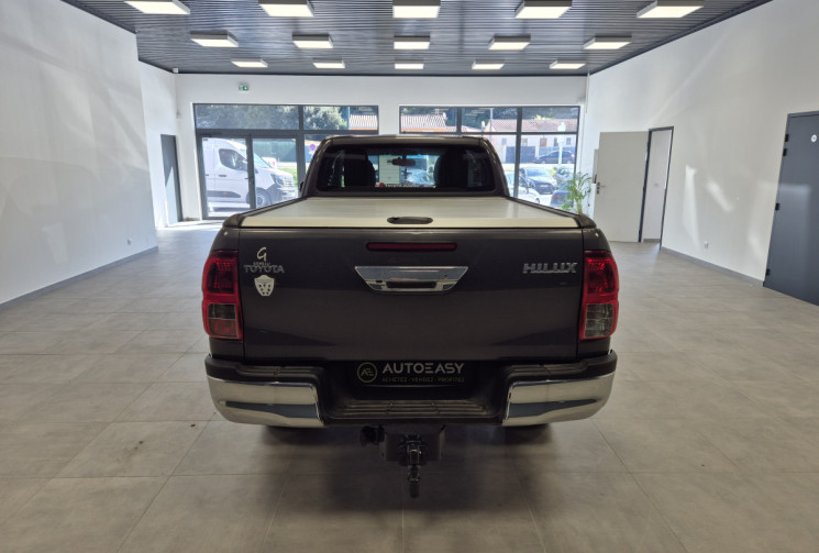 Toyota HILUX Legend 2.4 D-4D 150 Attelage + Protection de benne + rail aluminium