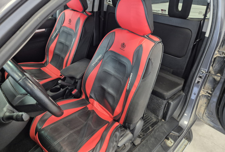 Toyota HILUX Legend 2.4 D-4D 150 Attelage + Protection de benne + rail aluminium