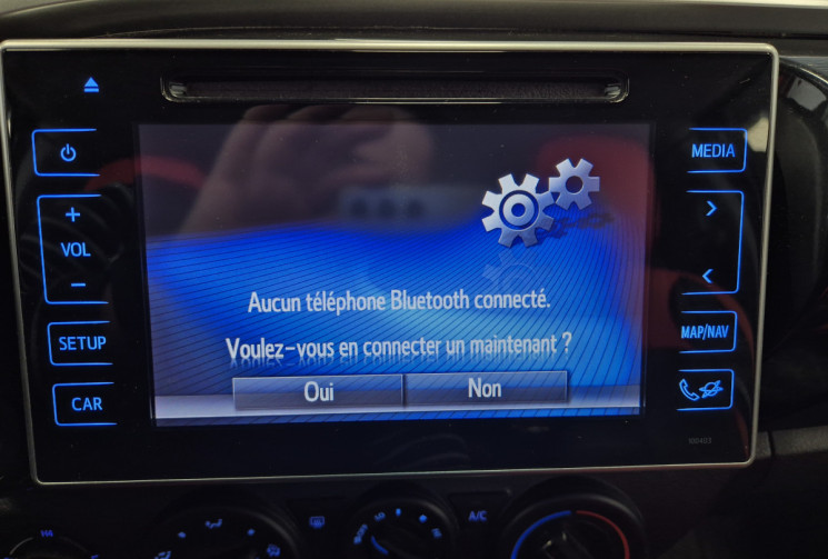Toyota HILUX Legend 2.4 D-4D 150 Attelage + Protection de benne + rail aluminium