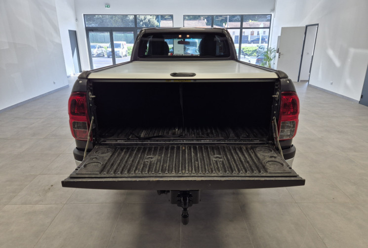 Toyota HILUX Legend 2.4 D-4D 150 Attelage + Protection de benne + rail aluminium